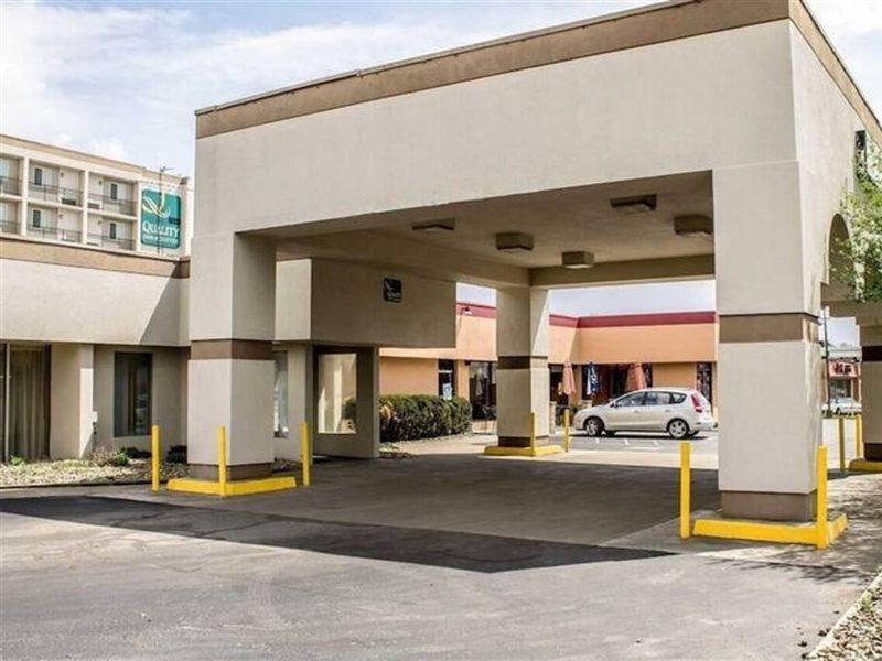 Baymont By Wyndham Youngstown Bagian luar foto