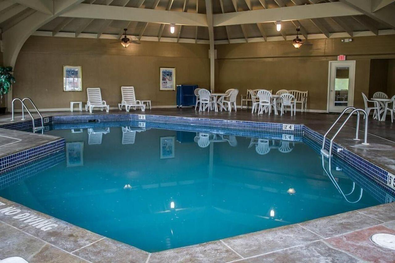 Baymont By Wyndham Youngstown Bagian luar foto
