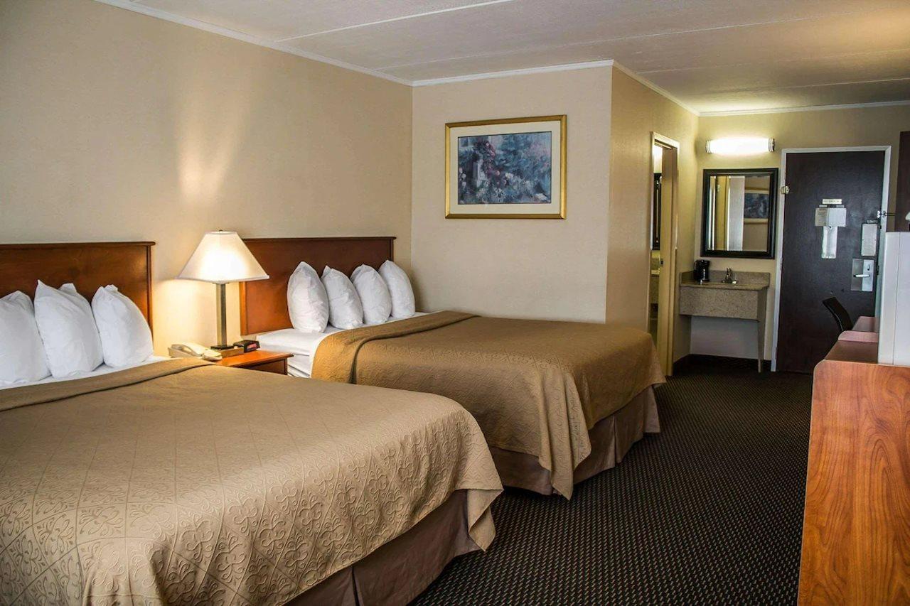 Baymont By Wyndham Youngstown Bagian luar foto